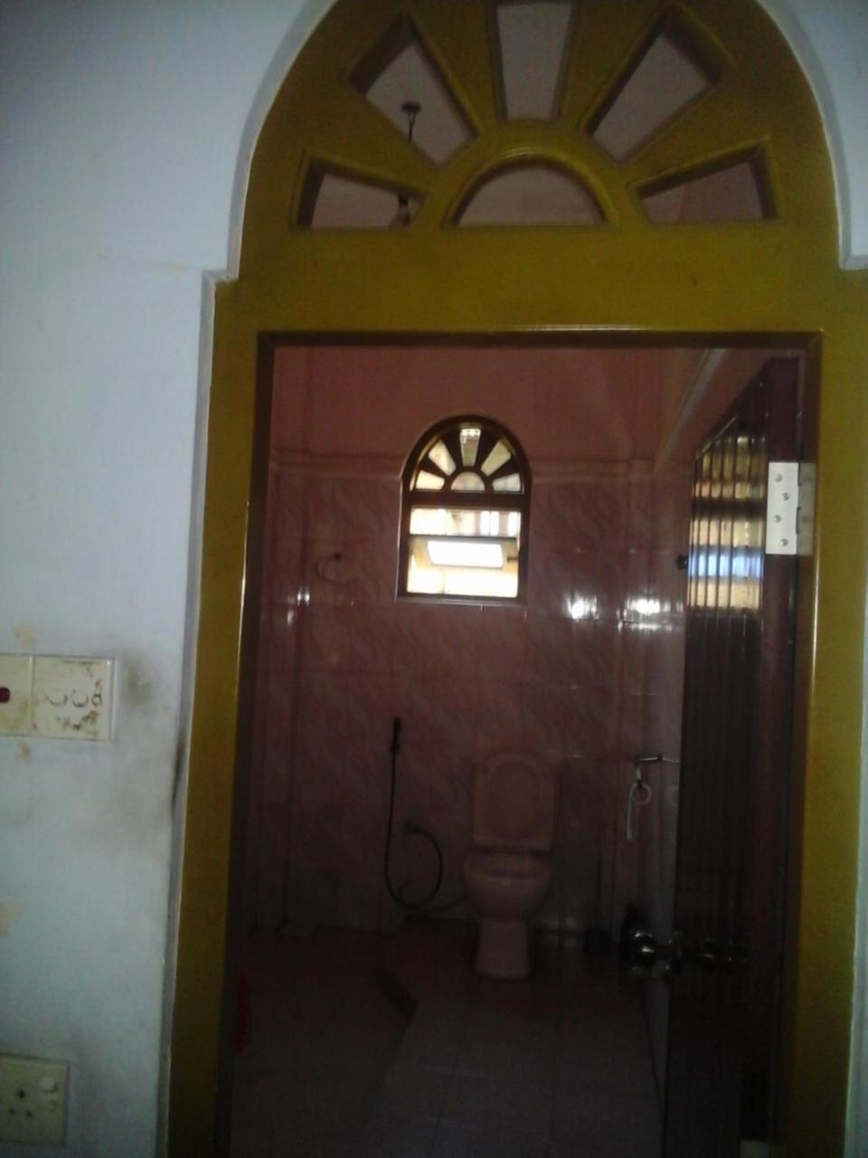 Colombo 20 Minutes By Train Homestay