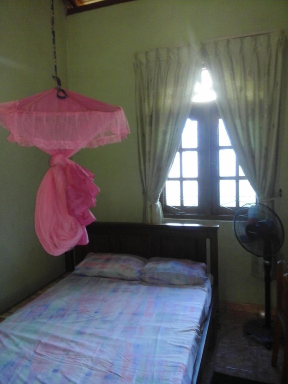 Colombo 20 Minutes By Train Homestay